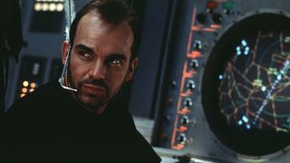 15. Управляя полетами (1999)