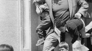 38. Детсадовский полицейский (1990)