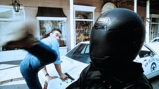 14. Трудная мишень (1993)