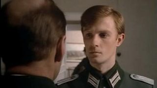 89. Под каменным небом (1974)