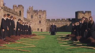 40. Гарри Поттер и философский камень (2001)