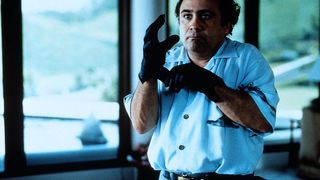 25. Сбрось маму с поезда (1987)