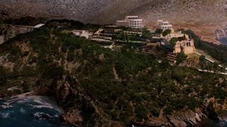 9. Курорт (2015)