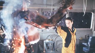 18. Вирус (1998)