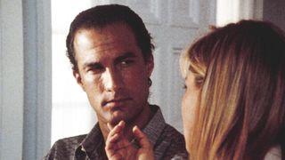 23. Над законом (1988)