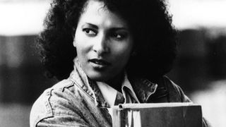 29. Над законом (1988)