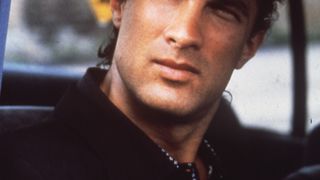 32. Над законом (1988)