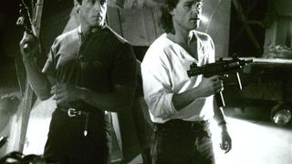 44. Танго и Кэш (1989)