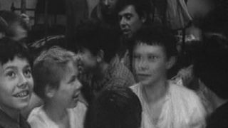 4. Мальчишки ехали на фронт (1975)