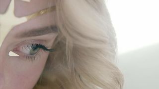 102. Неоновый демон (2016)