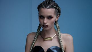 16. Неоновый демон (2016)