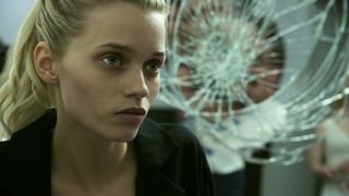 17. Неоновый демон (2016)