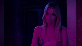 35. Неоновый демон (2016)