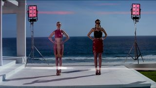 59. Неоновый демон (2016)