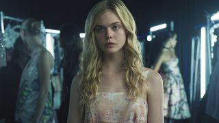 6. Неоновый демон (2016)