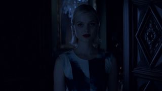 62. Неоновый демон (2016)