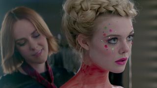 71. Неоновый демон (2016)