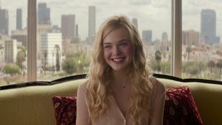 72. Неоновый демон (2016)