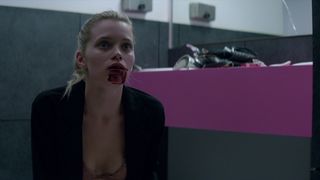 88. Неоновый демон (2016)