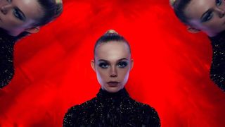 98. Неоновый демон (2016)