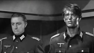 4. Крепость на колесах (1960)