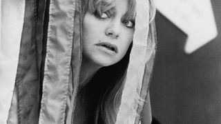 19. Птичка на проводе (1990)