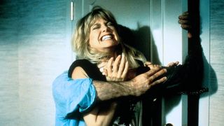 8. Птичка на проводе (1990)