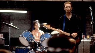 4. Стенка на стенку (1985)