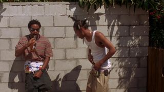 16. Не грози южному централу, попивая сок у себя в квартале (1996)