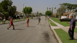 32. Не грози южному централу, попивая сок у себя в квартале (1996)