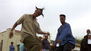 44. Не грози южному централу, попивая сок у себя в квартале (1996)