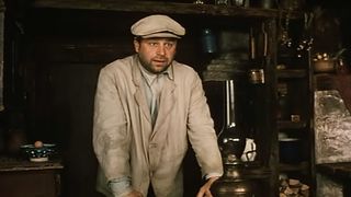 37. Жизнь и необычайные приключения солдата Ивана Чонкина (1993)