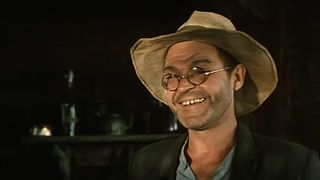 40. Жизнь и необычайные приключения солдата Ивана Чонкина (1993)