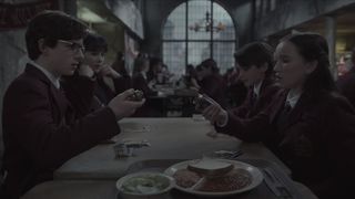 84. Лемони Сникет: 33 несчастья (2017 — 2019)