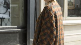 77. Корона (2016)