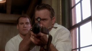 46. Джон Ф. Кеннеди: Выстрелы в Далласе (1991)