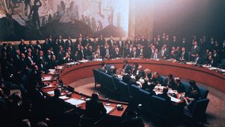 12. Тринадцать дней (2000)