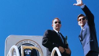 21. Тринадцать дней (2000)