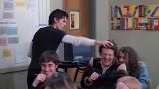 74. Хулиганы и ботаны (1999 — 2000)