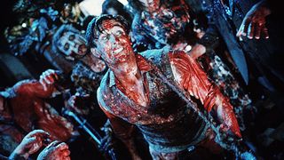 33. Живая мертвечина (1992)