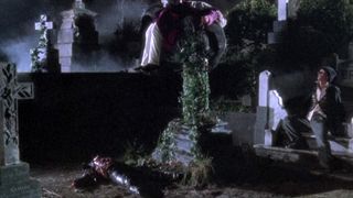 38. Живая мертвечина (1992)