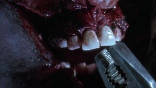 43. Живая мертвечина (1992)