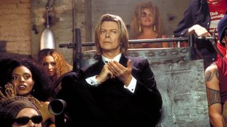 12. Образцовый самец (2001)