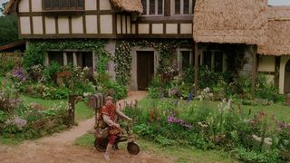 30. Заколдованная Элла (2004)