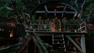 53. Заколдованная Элла (2004)