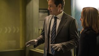 15. Секретные материалы (1993)