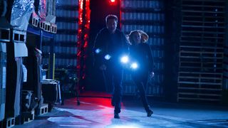 17. Секретные материалы (1993)