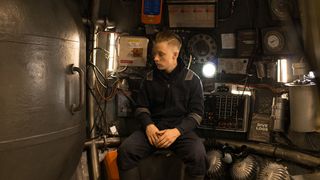 2. Опасное погружение (2015)