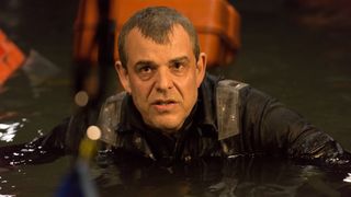 42. Опасное погружение (2015)