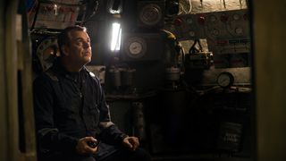 6. Опасное погружение (2015)